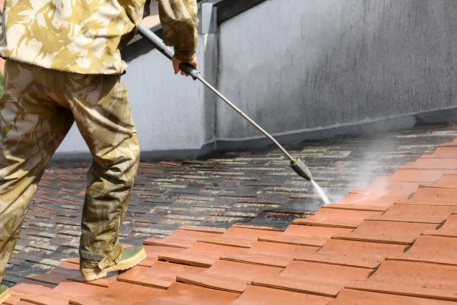Expert Roof Cleaning in Hubbard, OR Expert Roof Cleaning in Hubbard, OR