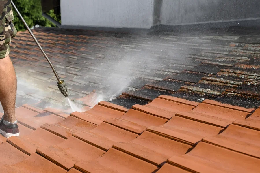 Reliable Roof Cleaning in Hubbard, OR Reliable Roof Cleaning in Hubbard, OR